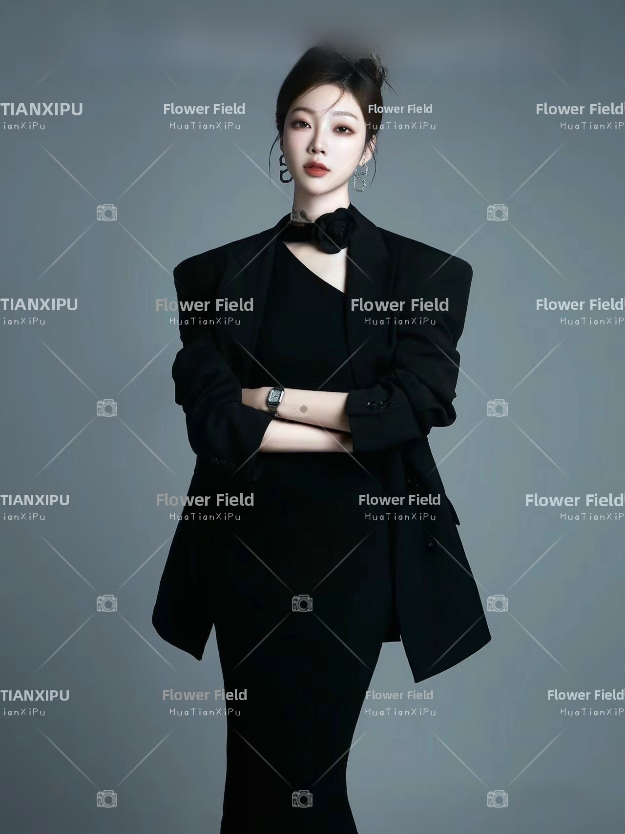 エレガントな黒のスーツドレス、プロフェッショナルな印象のポー - Photography Trend のレビューと価格
