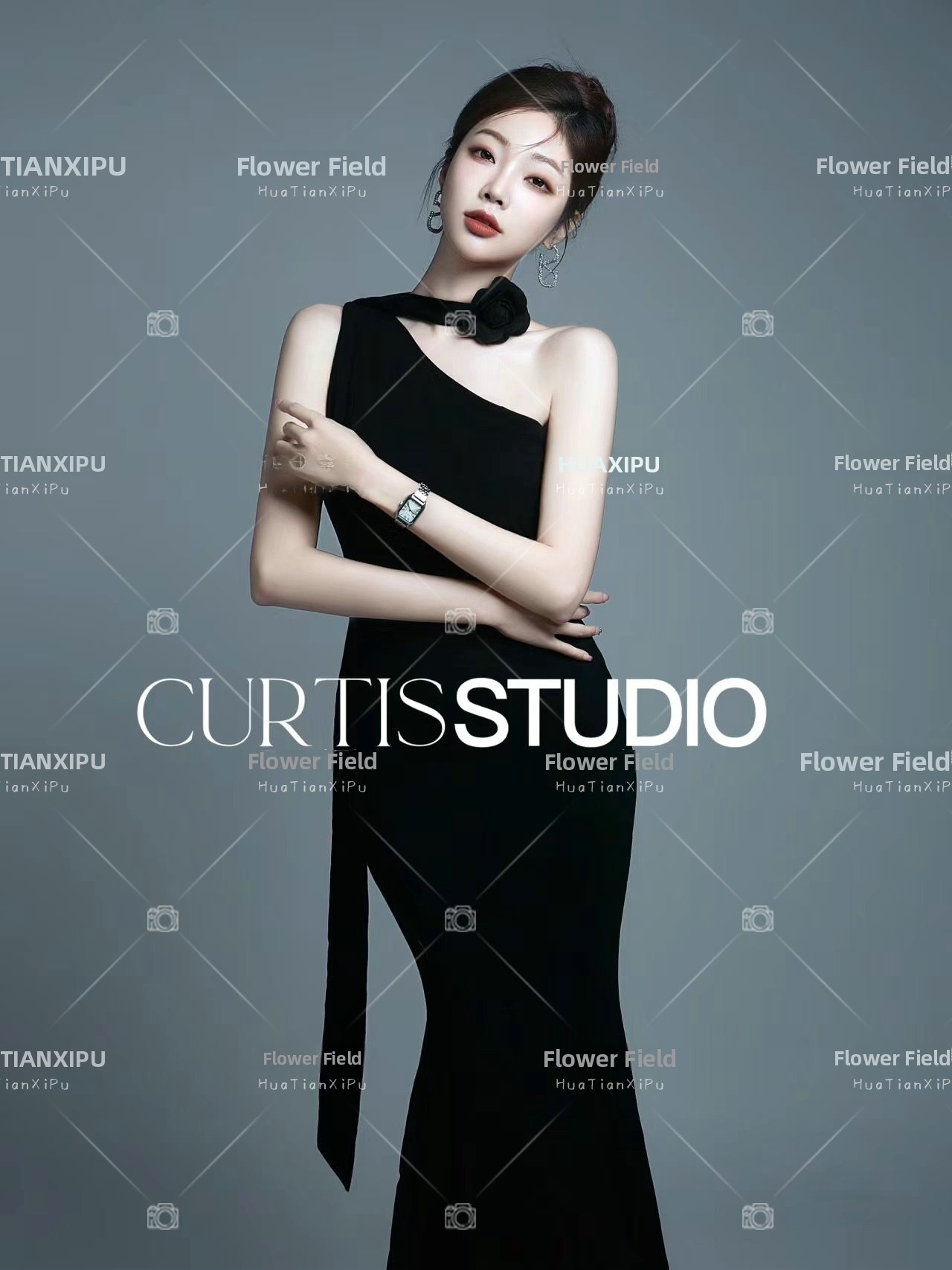 エレガントな黒のスーツドレス、プロフェッショナルな印象のポー - Photography Trend のレビューと価格